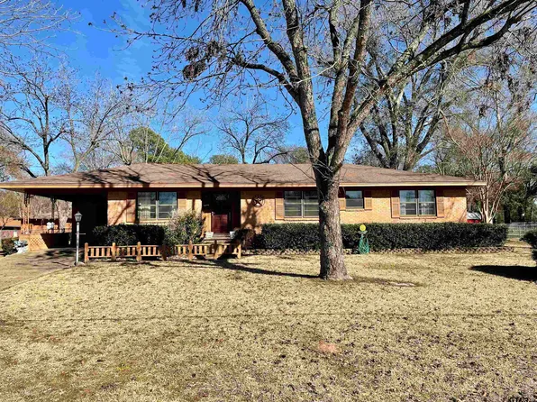 138 Gardner Dr, Palestine, TX 75803