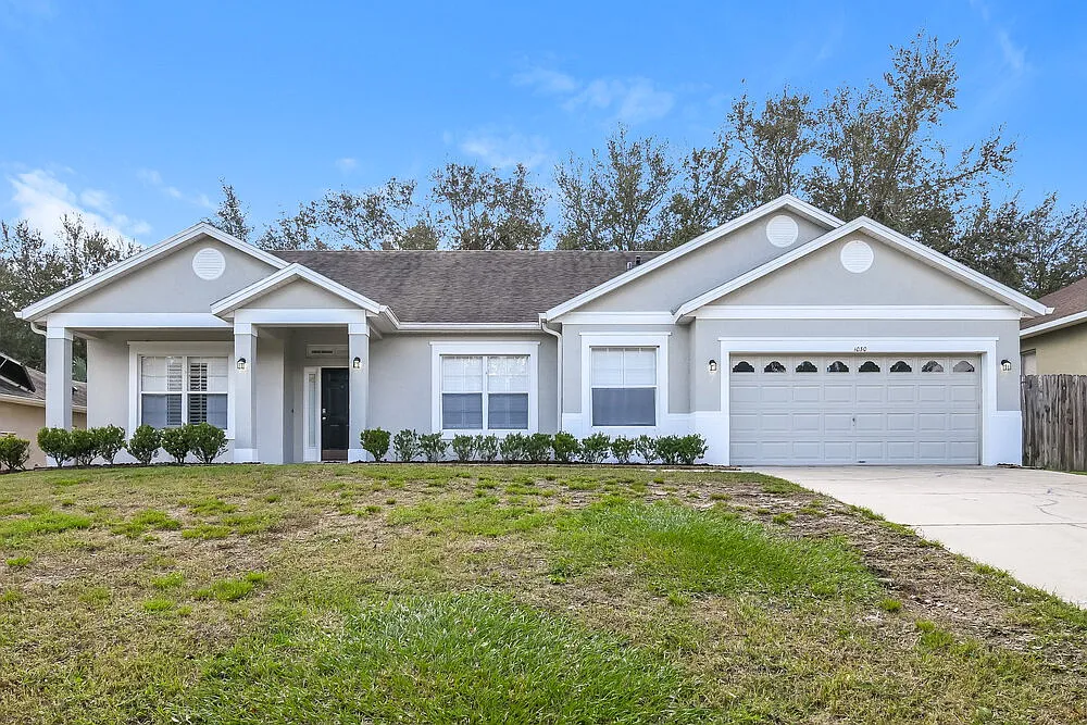 4 bed, 2.0 bath, 1962 sqft, $4,020 — Photo 1
