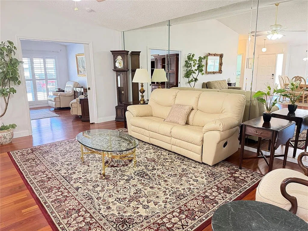 2 bed, 2.0 bath, 1547 sqft, $2,100 — Photo 4