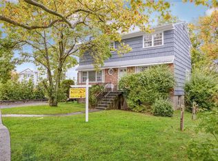 710 Frisco Ave, Far Rockaway, NY 11691
