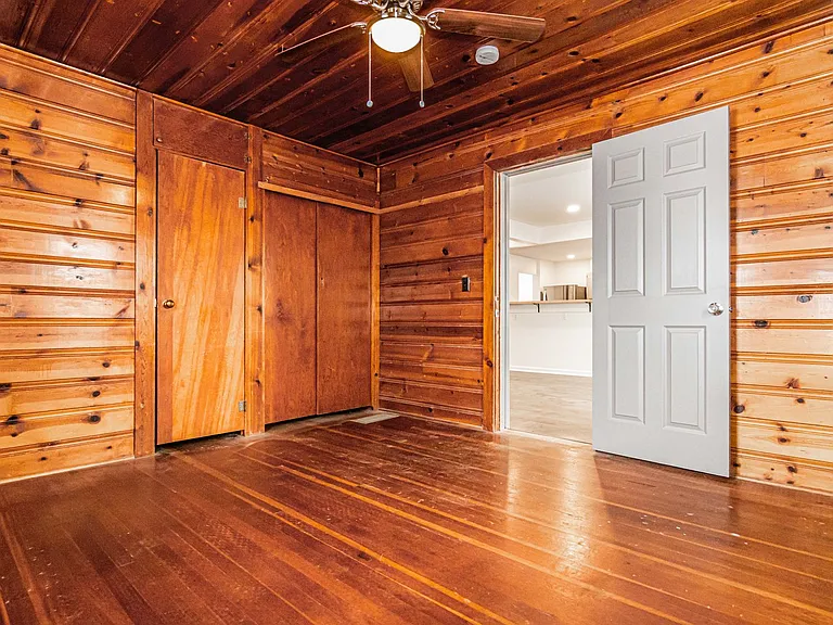 214 W Walnut St — Photo 19