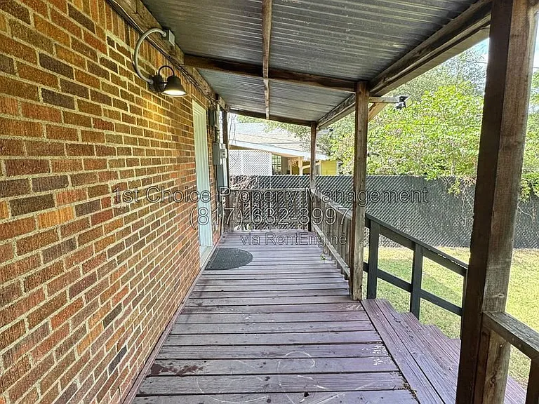 3241 Sandage Ave — Photo 16