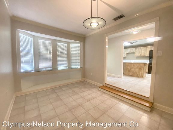 5th image of 212 Camellia St