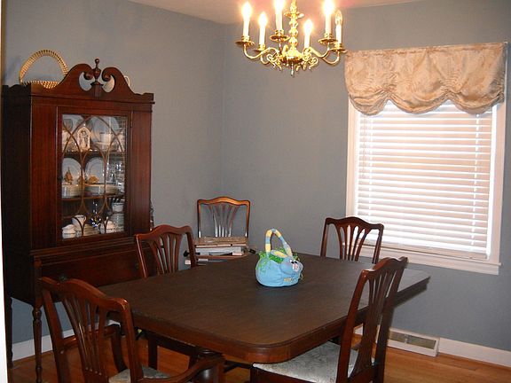 Separate dining room 