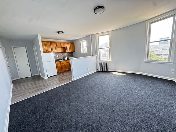 5th image of 159 Warburton Ave #3B