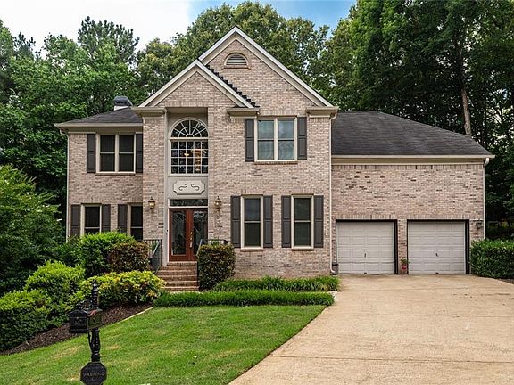 3rd image of 313 Hillpine Dr