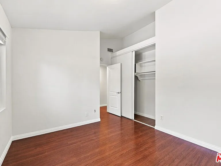 15920 Gledhill St — Photo 38
