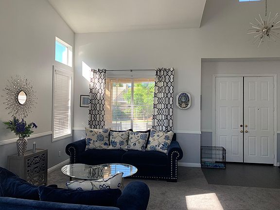 3rd image of 1465 Mountain Vista Dr