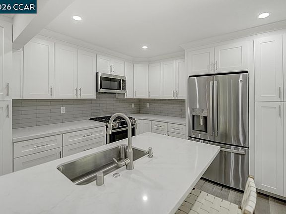 4th image of 1124 Singingwood Ct APT 5