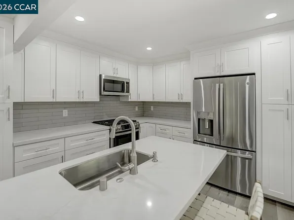 1124 Singingwood Ct APT 5, Walnut Creek, CA 94595