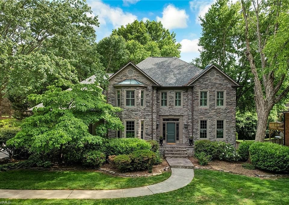 1st image of 1420 Thornhill Ln