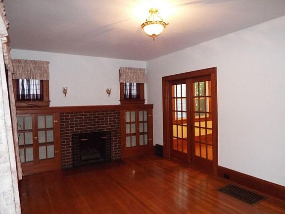2nd image of 1234 Penmar Ave SE