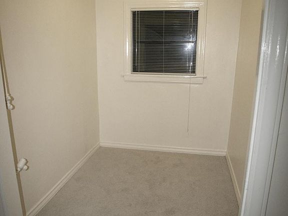 4th image of 725 E Denny Way #12