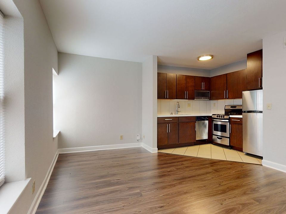 Dining/Living room