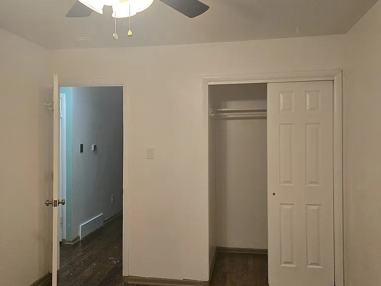 390 S Utica St — Photo 32