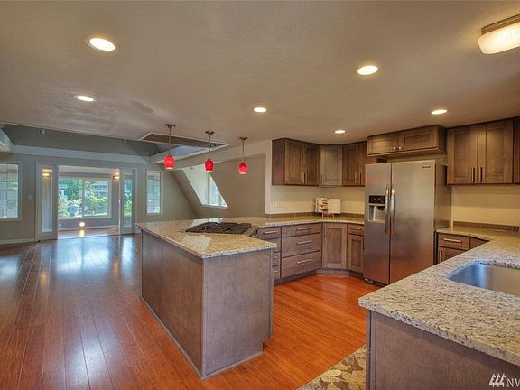 4th image of 5105 W Tapps Dr E