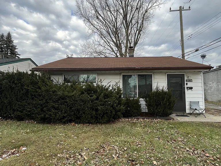 2726 Margaret St — Photo 16