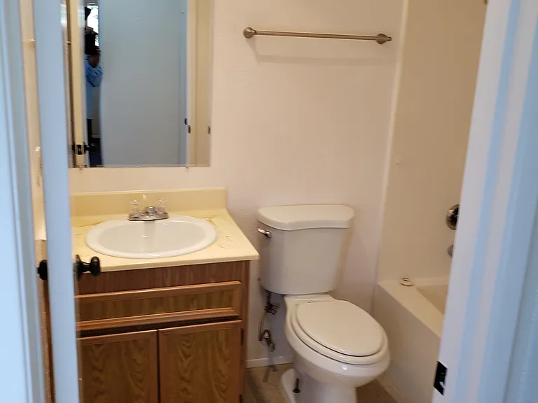 Vista Del Rio Apartments — Photo 26