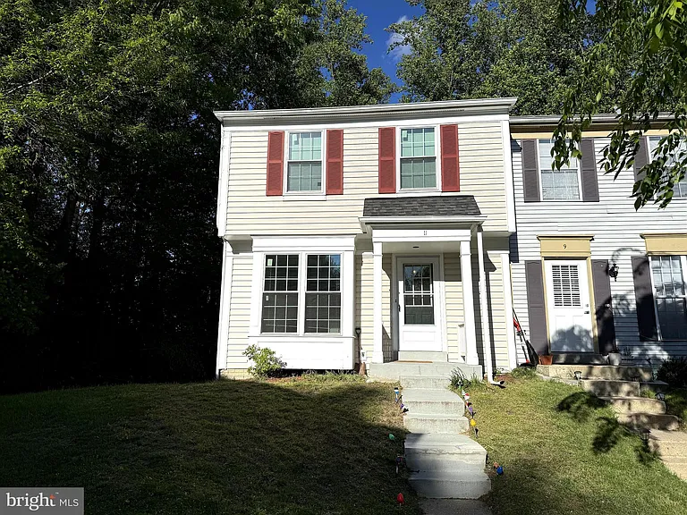 11 Wimbledon Ct — Photo 1