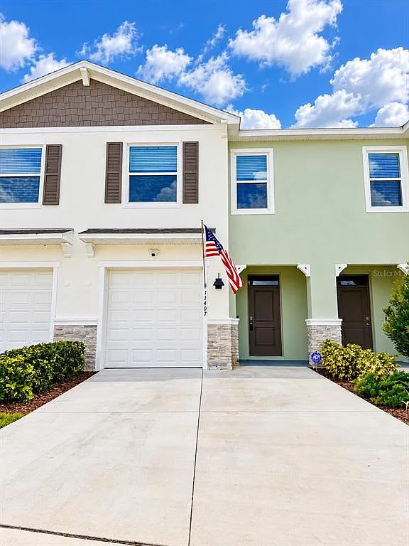 3 bed, 2.5 bath, 1673 sqft, $2,150 — Photo 1