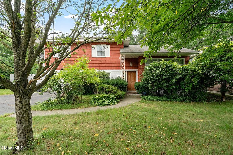 3rd image of 23 Colonial Avenue