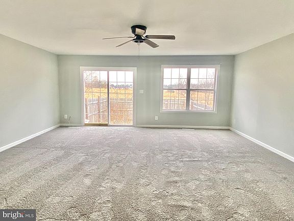 5th image of 33 Sanford Dr