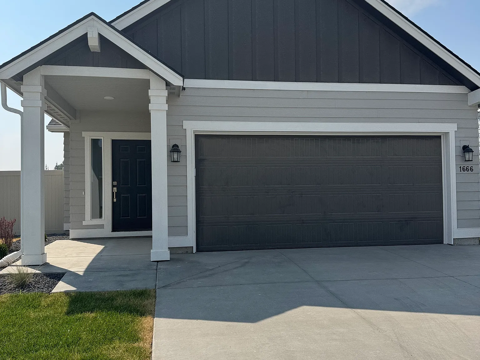 3 bed, 1201 sqft, $2,300 — Photo 1