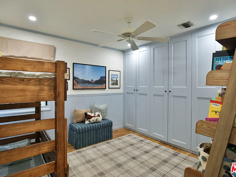 2330 Walnut Ave — Photo 16