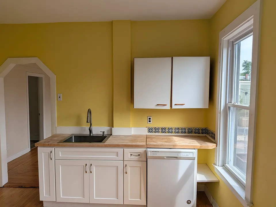 14 Glenwood Ave #2