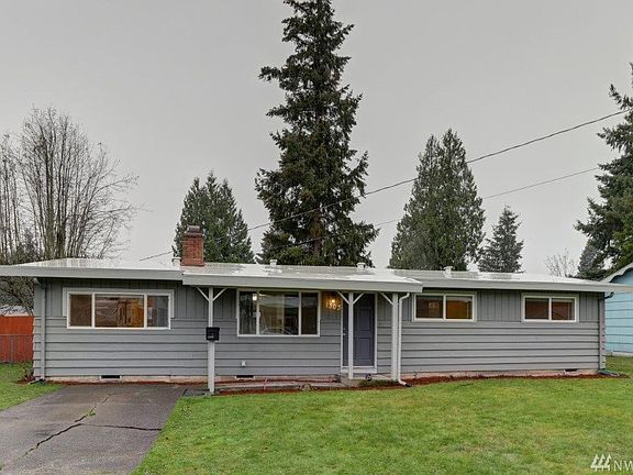 Immaculate 3 bedroom plus bonus room or 4th bedroom. 1.5 bathrooms. 