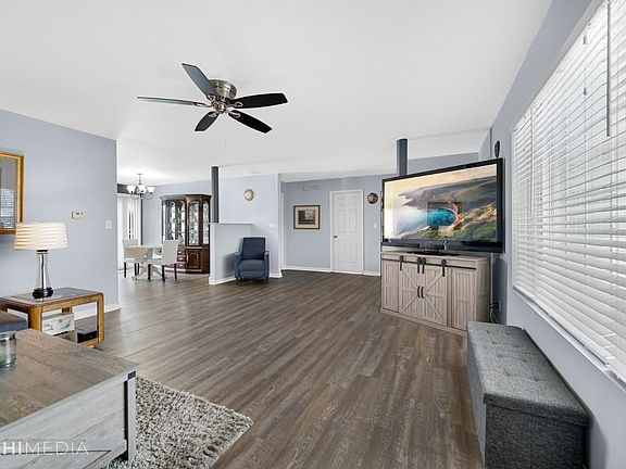 5th image of 1009 S Virginia Ln