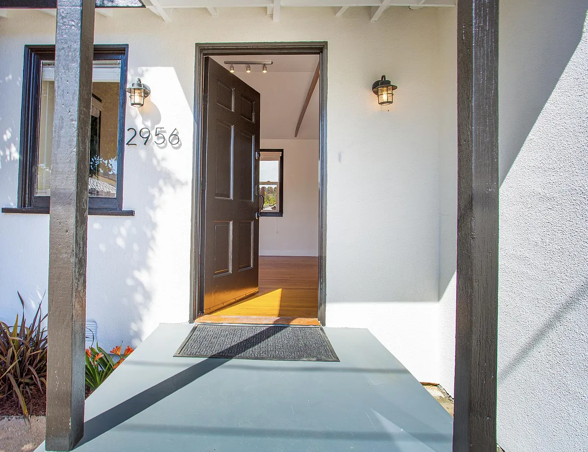 Front door and stoop - 2956 Finch St