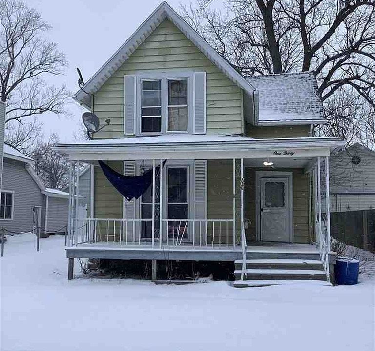 1st image of 130 Bank St