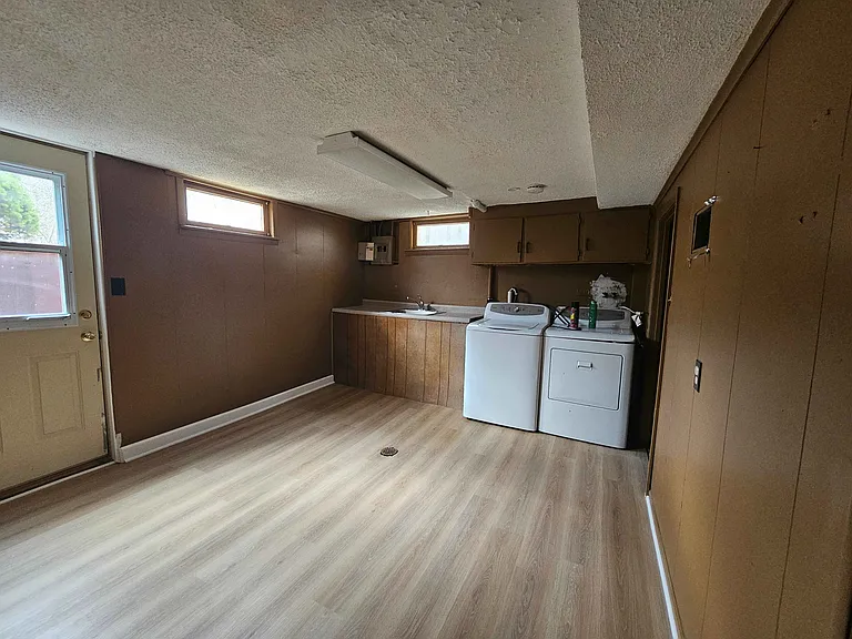 303 W Hawley St — Photo 26