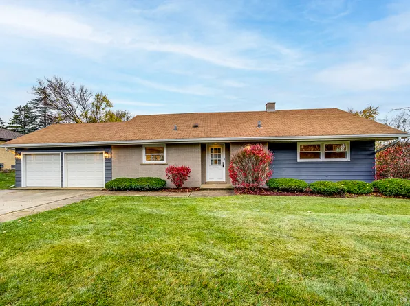 2646 Hobson Rd, Downers Grove, IL 60516