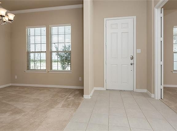 5th image of 205 White Oak Ct
