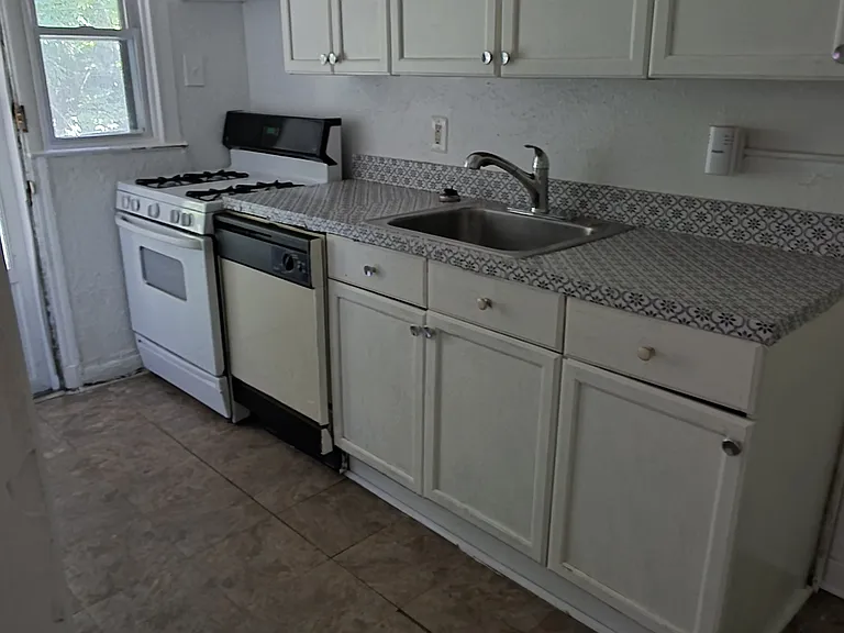 3319 Presstman St — Photo 3