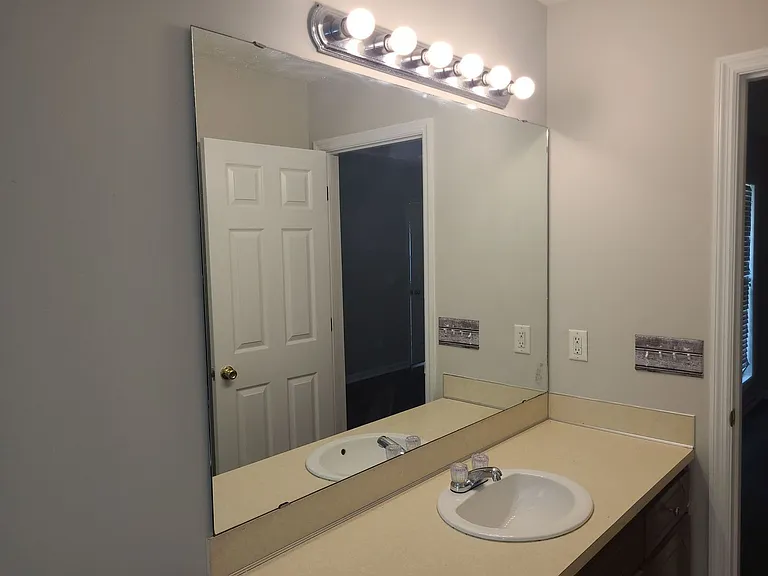 7005 Hunter Hill Ct — Photo 9