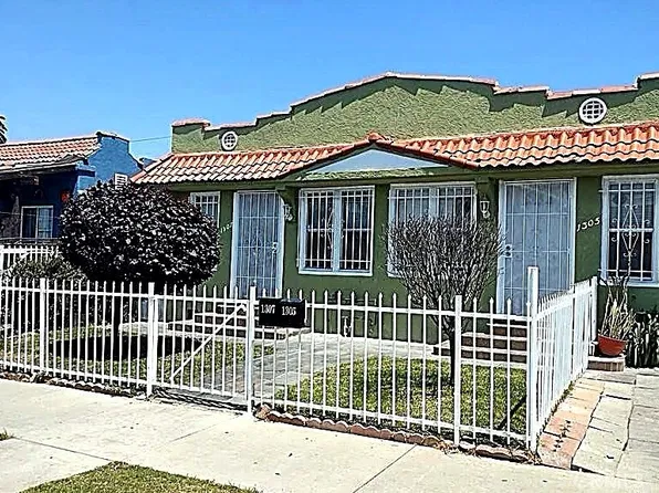 1307 W 56th St, Los Angeles, CA 90037