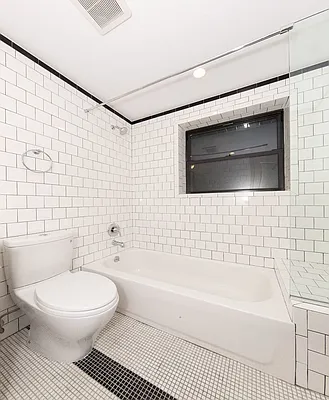 Rented by Voro New York | media 9