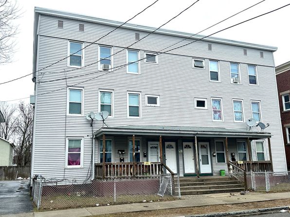 276 Centre St #2R