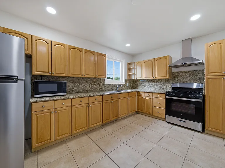 16306 S Denver Ave — Photo 45