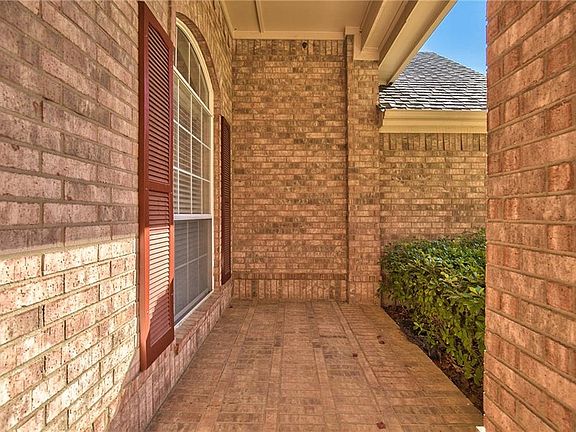 2nd image of 2311 Glenmoor Dr