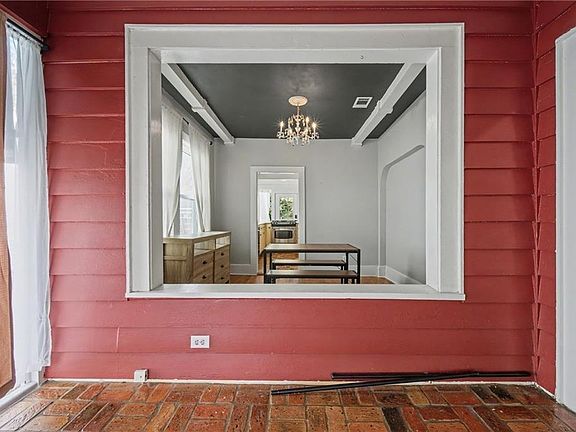 4th image of 115 S Fulton St