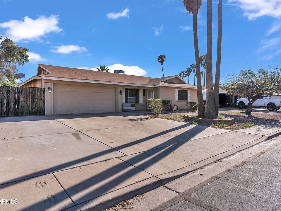 2nd image of 2313 W Catalina Avenue