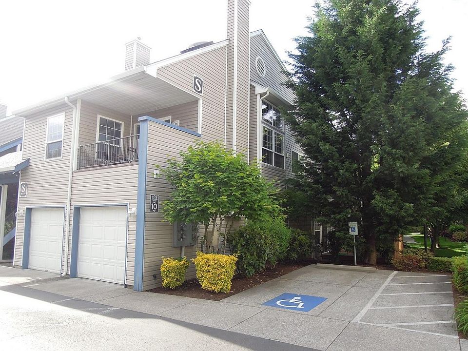 Condo unit Ouside