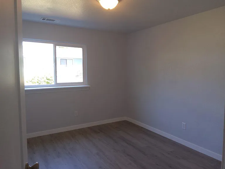52 Nelson Ave #B — Photo 12