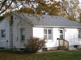 419 W Locust St, Lanark, IL 61046