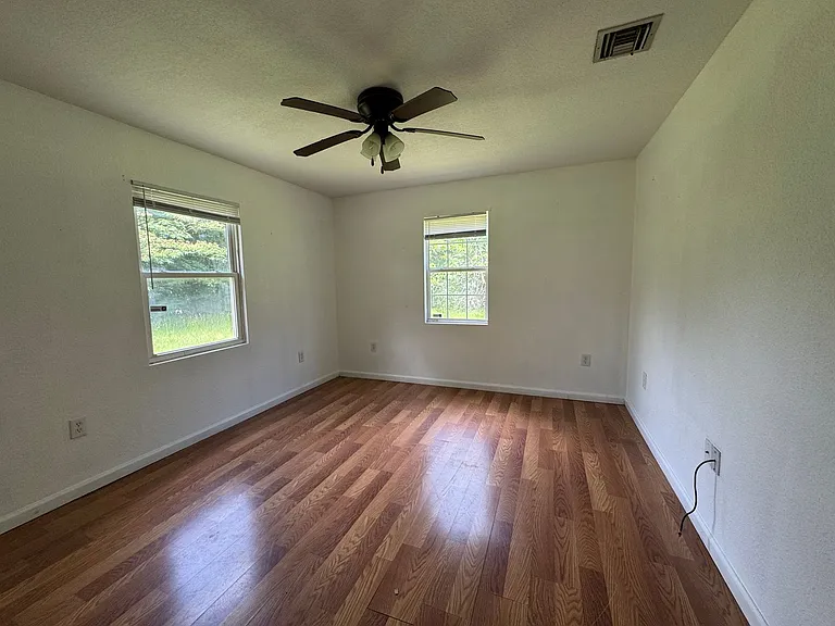 849 NE Maple Ln — Photo 11