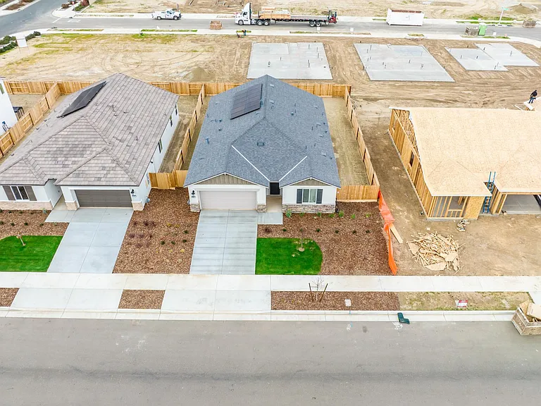 3526 E Laura Ct — Photo 4